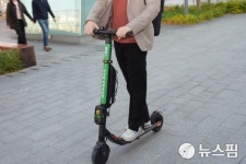 보행로 위 무법 전동킥보드 판치는데…광주시 단속 어려워
