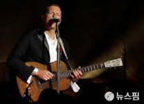 [사진] 열창하는 크리스 마틴