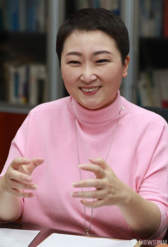 [스페셜 인터뷰] 이언주 