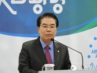 백재현 의원, 총선 불출마...가족과 함께 지역 위해 봉사 전념