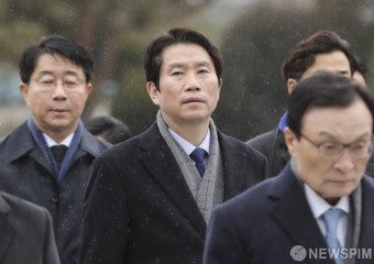 [사진] 국립현충원 찾은 이인영 원내대표