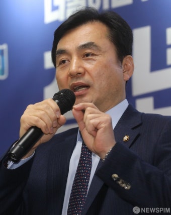 환영사하는 안규백 서울시당 위원장