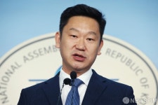 더불어민주당 입당 기자회견 하는 곽상언 변호사