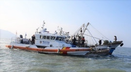 완도해경, 득량도 해상 9.77톤 침수선박 배수작업후 예인구조