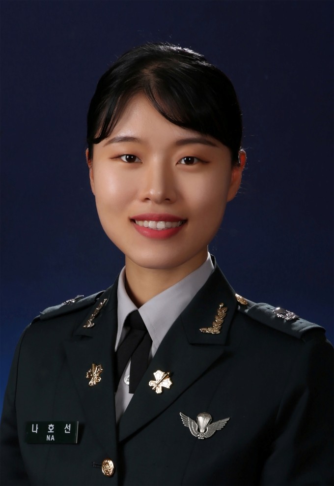 윤 대통령, 대통령실 견학 온 공사 생도들을 깜짝 방문하여 든든한 격려 전해