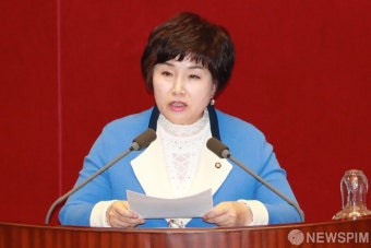 공직선거법 일부개정법률안 제안설명 하는 전혜숙 의원