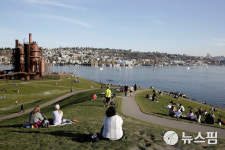 [사진] 봄맞이 유니온 호수 구경나온 미국 시애틀 사람들