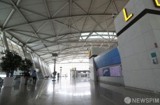 적막함 감도는 인천공항 출국장