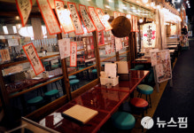 [사진] 텅 빈 도쿄 긴자의 술집 거리