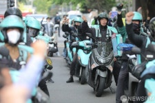 구호 외치는 배민 라이더스