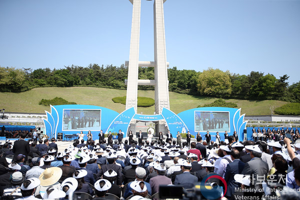 오는 18일 제40주년 5·18 기념식, 방송인 김제동 사회로 거행 | 포토뉴스