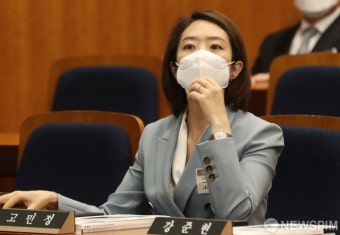초선의원 의정연찬회 참석한 고민정 당선인