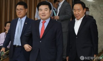 국회의원-당선인 합동회의 참석하는 원유철-정운천-염동열