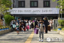 친구들아 보고싶었어…기대·우려 속 광주 등굣길