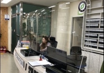 청주오창도서관 자료실에 아크릴 가림막 설치