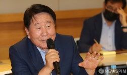 발언하는 신달석 한국자동차산업협동조합 이사장