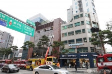 충무로역 인근 세종빌딩 화재 진압 완료