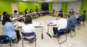 유은혜 부총리, 아동청소년 보호기관 종사자와 간담회