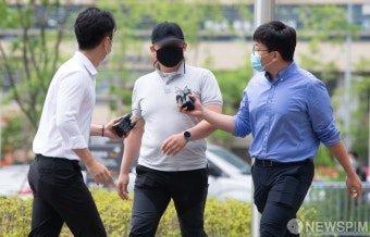 영장심사 출석하는 '구급차 막은' 택시기사 최모씨