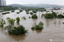 지금 반포 한강공원은...