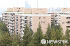 압구정 현대아파트 경비원 집단해고, 2심서 뒤집혀…부당해고 아냐, 정당해