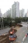 구리시, 아파트 앞 대형 싱크홀 발생