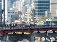 부산서 추석 연휴 42명 확진...평강의원·그린코아목욕탕 속출