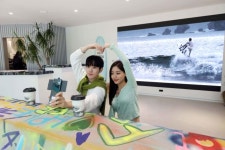 LGU+, 일상비일상의틈으로 한달만에 1.5만명 사로잡았다