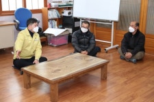 백두현 고성군수 어르신 한파 쉼터 운영 점검