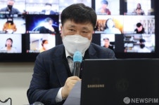 인사말하는 박홍원 부산대 부총장