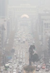 잿빛 도시로 변한 서울