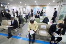 예진표 작성하는 보건의료단체장