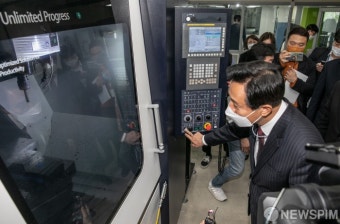 서울창업허브 방문한 오세훈 시장