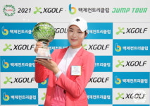 18세 아마추어 김나영, 홀인원과 함께 점프투어 우승