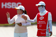 [LPGA] 1R 1위 박인비 캐디 해준 남편에게 감사