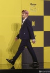 포토타임 들어서는 RM