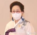 [인터뷰] 이춘섭 한복명인 전통 한복문화 지키기 위해 한복법 국회통과 필요