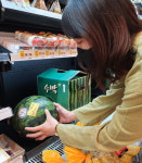 수박도 편의점에서 산다...이마트24, 대용량 제철과일 초특가로 판매