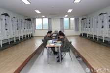군 부대 격리 생활관 점심식사 풍경