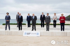 [사진]기념촬영하는 G7 정상들