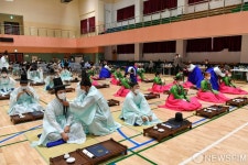 정선향교, 사북고등학교서 전통 성년식 진행