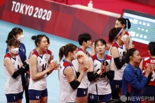[사진] 한국 여자배구, 8일 세르비아와 동메달 놓고 격돌