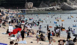 거리두기 4단계 무색한 을왕리해수욕장