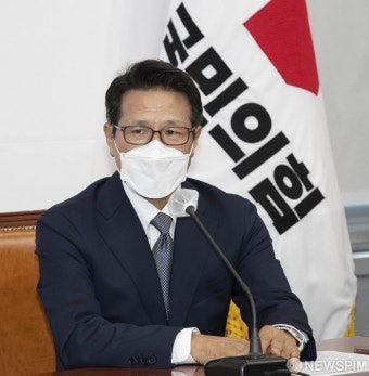 인사말하는 정병국 국민의힘 인재영입위원장