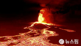 [사진] 스페인 라팔마의 화산폭발로 흘러내리는 용암