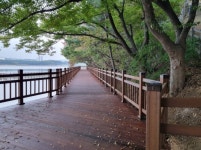 용인시 기흥호수공원에 무장애 산책로 조성...도비 13억원 투입