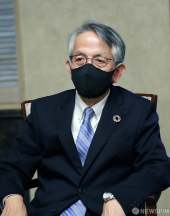여한구 통상교섭본부장과 면담하는 아이보시 고이치 주한일본대사