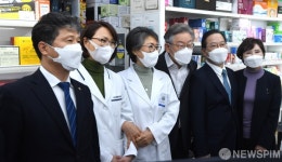 이재명 더불어민주당 대통령 후보, 공공심야약국 현장 방문