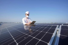 롯데免, 옥상에 축구장 2개 규모 태양광 발전 설비…570가구 1년치 전력 생산