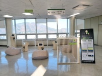 부산시립중앙도서관 디지털북 체험공간 조성